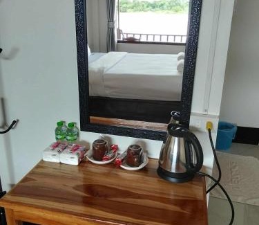 Don Det House | DODAND Studio & Sunset Riverside Guesthouse