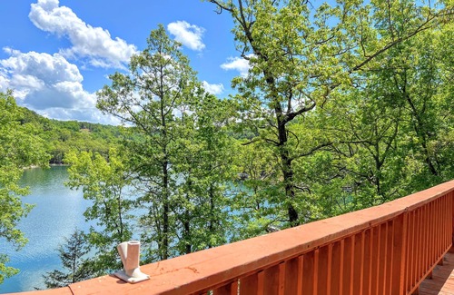 Eureka Springs House | Dog-friendly home with serene views of Beaver Lake, 2 living areas & bunk room