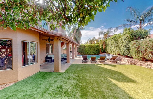 Paradise Park Vista House | Dog-friendly house with private pool, WiFi, firepit, central AC & washer/dryer