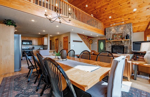 Paradise Point House | Dog Friendly Mountain Chalet w/Fireplaces & Hot Tub