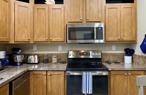Oyehut-Hogans Corner Cabin | Dog Friendly - Ocean Shores Oasis - Amazing Location