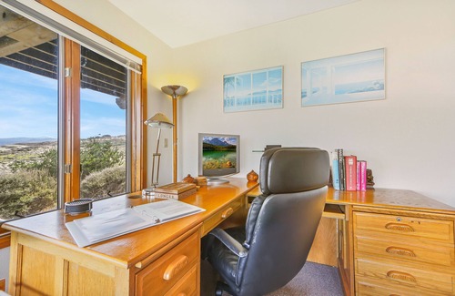 Fort Bragg House | Dog-friendly, oceanfront home with private hot tub - next to the State Park