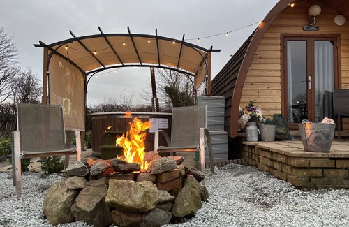 Dwyran Cabin | Dog-Friendly Spooky Glamping Pod With Hot Tub