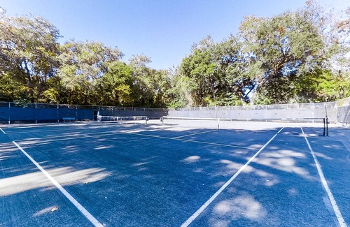 Fernandina Beach Apartment | Dog-Friendly Tennis Villas Condo With Prime Location + Shared Pool, Free WiFi