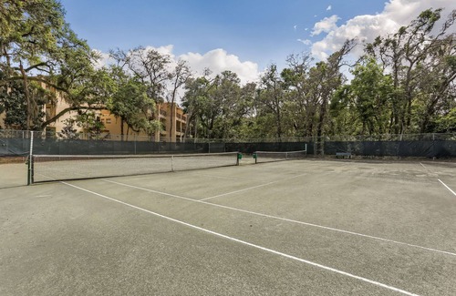 Fernandina Beach Apartment | Dog-Friendly Tennis Villa Suite in Amelia Island w/Shared Pool, Free WiFi