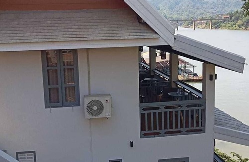 Nong Khiaw Villa | Dokchampa River View Villa