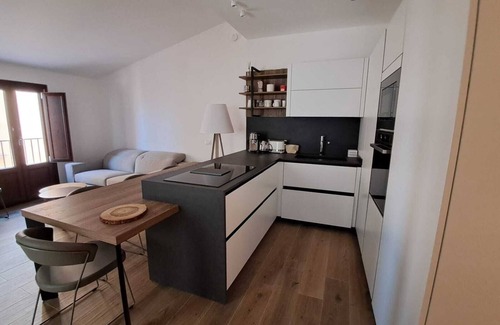 Isnello Apartment | Dolce-Giardino, Elegant 2-Bed Apartment with Stunning Views