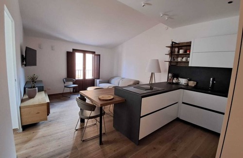 Isnello Apartment | Dolce-Giardino, Elegant 2-Bed Apartment with Stunning Views