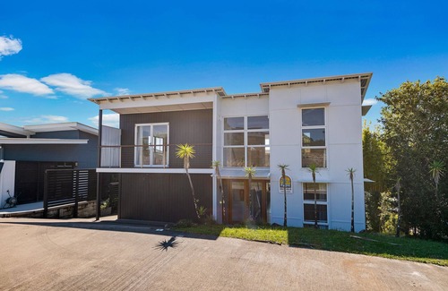 Brisbane House | Dolce Villa Tangalooma