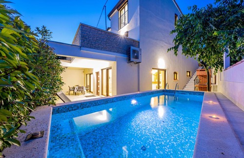 Mugeba Apartment | Dolce Vita Apartment 1 with Mini Private Pool