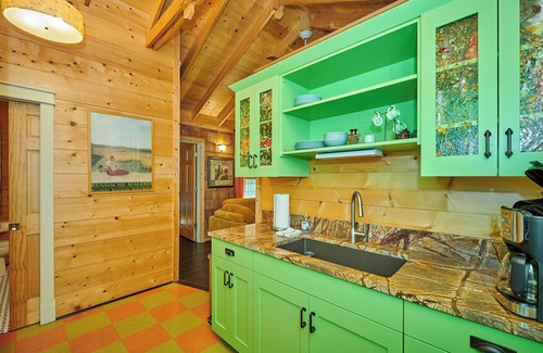 Fennville House | Dollybrook 7 - Pet friendly - Community Pool(CLOSED for the season) - Groups welcome