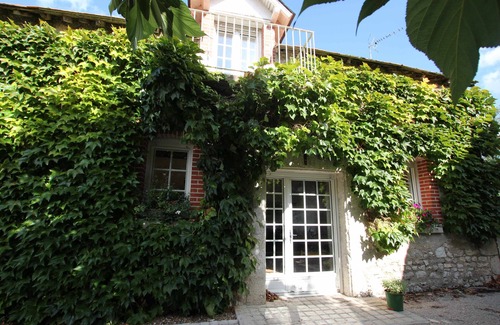 Averdon House | Domaine de Champouteau - LES GLYCINES - Charming gîte 5* 6 people