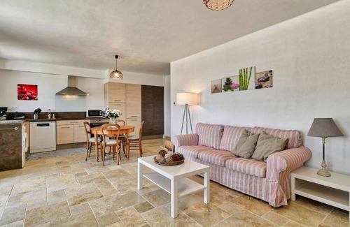 Saint-Saturnin-les-Apt Villa | Domaine de 16 Personnes