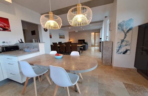 Saint-Saturnin-les-Apt Villa | Domaine de 16 Personnes