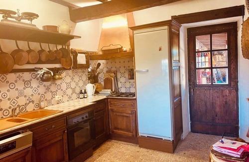 Veyrines-de-Domme House | Domaine Terre de Blade, view of Josephine Baker's legacy