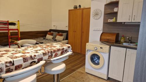 Kelenfold Apartment | Dombóvári way apartment close to ELTE IT University and Info Park