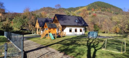 Ochotnica Dolna House | Domki Pod Brzyzkiem