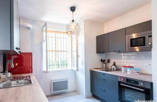 Quartier Administrations Apartment | Domus cesar, parking, wifi, gare et arènes