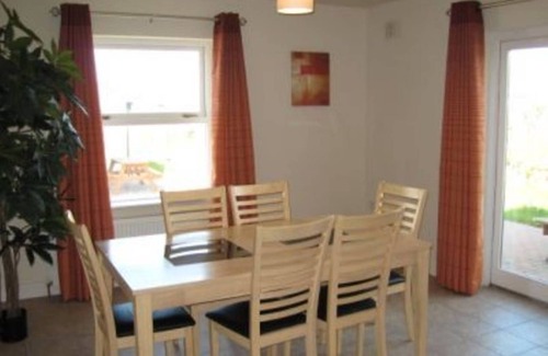 Doolin Hotel | Doolin Village Bungalow 10 - a bungalow that sleeps 6 guests in 3 bedrooms