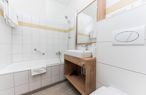 Doebriach House | Doppelzimmer "goldeck" mit Frühstück - Hotel zur Post 3superior - Ihr Familienhotel