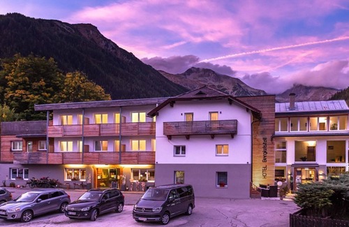 Mallnitz House | Doppelzimmer mit Balkon - Hotel Bergkristall