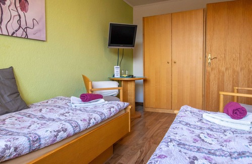 Prohn Apartment | Doppelzimmer - Pension Zur Kurve