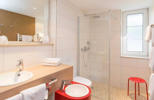 Trassenheide Resort | Doppelzimmer Standard - TUI Suneo Kinderresort Usedom