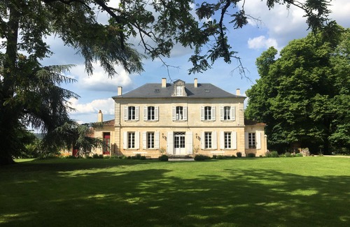 Saint-Medard-de-Mussidan House | Dordogne holiday home with 12m x 6m heated pool in a beautiful setting