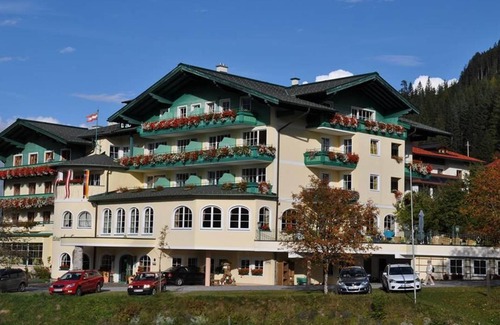Sankt Martin am Tennengebirge House | Double room with shower or bath, WC; West - Wohlfühlhotel Martinerhof