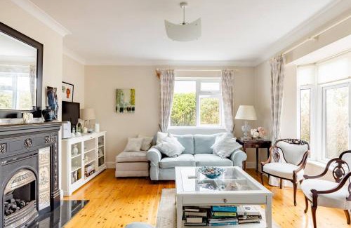 Clarinbridge House | Double bedroom in a family home