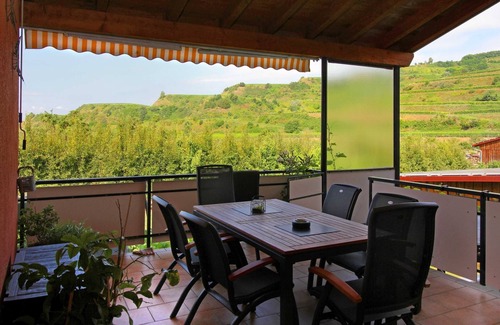 Vogtsburg Apartment | Double room yellow - Winery Baumer