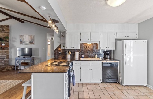 Sherwood House | Double Diamond Rentals - Cozy Home for Travelers