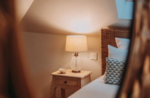 Sainte-Honorine-de-Ducy House | double room classic ensuite with bath chambre ducy