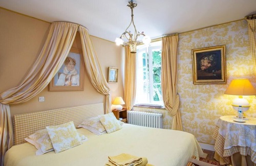 Suevres Bed & Breakfast | Double or Twin-Superior-Private Bathroom-Cassandre