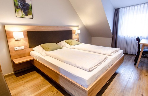 Haslach im Kinzigtal Apartment | Double Room 2 with Balcony and Wi-Fi