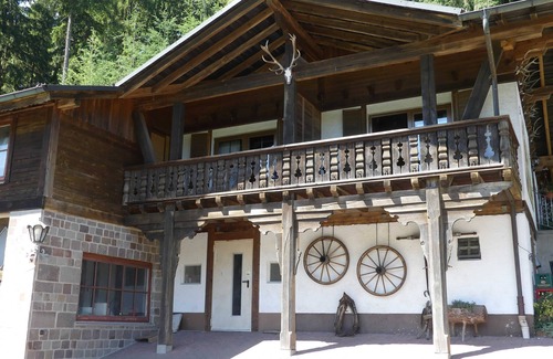 Obersensbach Cottage | Double Room 6 with Balcony - Pension Holzerstube