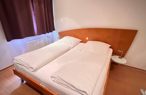 Dietzenbach House | Double room Business - Mainstreet Hotel
