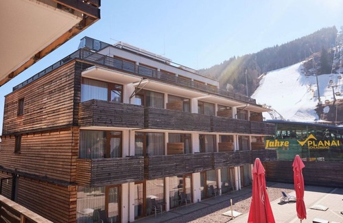 Schladming House | Double Room for 2 Adults + 2 Children - Breakfast - Hotel Planai by Alpeffect