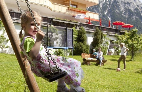 Mittenwald Apartment | Double room south-west "Almblick" with shower /toilet - Gröbl-Alm, Alpine inn /hotel