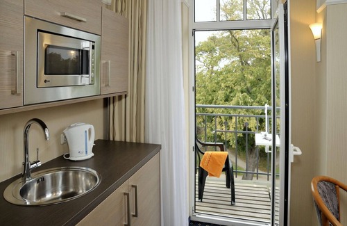 Ostseebad Kuhlungsborn Apartment | Double room with balcony and kitchenette - Strandhotel Nordischer Hof