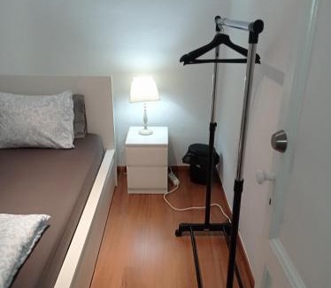 Esquerra de l'Eixample Apartment | Double & Single rooms center city