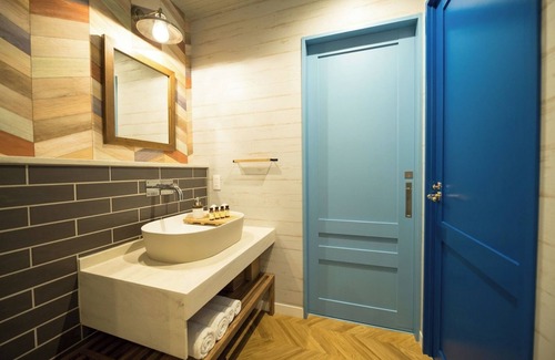 Karasumaoike Hotel | Double studio HAWAIAN CHILL for 1 night without /Kyoto Kyōto
