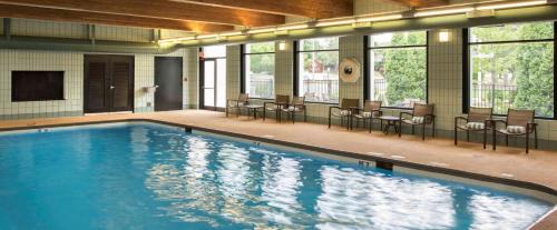 Schaumburg Hotel | DoubleTree by Hilton Chicago Schaumburg