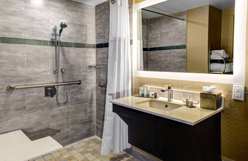 North Arlington Hotel | DoubleTree by Hilton Hotel Arlington DFW South