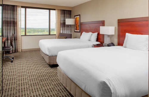 Overland Park Hotel | DoubleTree by Hilton Kansas City - Overland Park