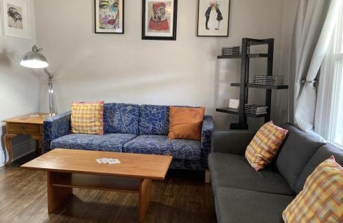 Hamilton House | Doucet Guesthouse