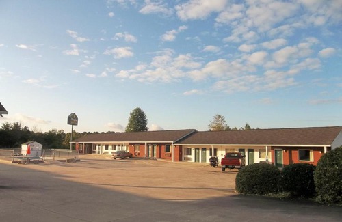 Blue Ridge Hotel | Douglas Inn & Suites, Blue Ridge, GA