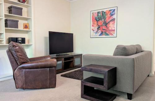 Hawthorn Apartment | Downstairs in Hawthorn
