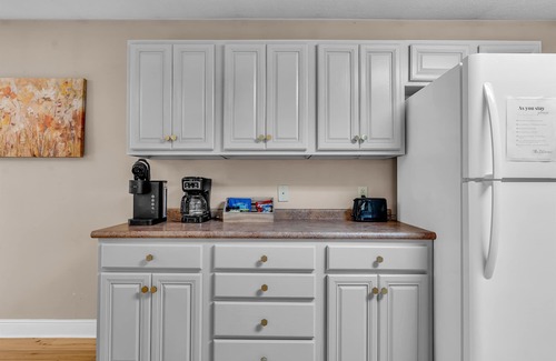 Pheba House | Downtown Access | Stylish | Family Space