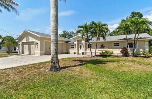 Bonita Springs House | Downtown Bonita Springs home with pool and lanai.